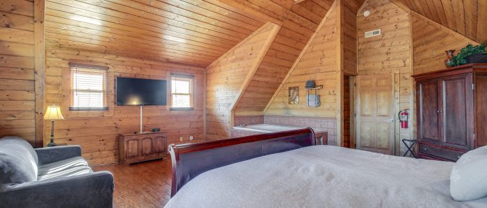 An Amazing Time Cabin - Pigeon Forge - Bedroom 1
