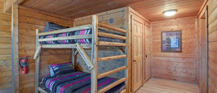 An Amazing Time Cabin - Pigeon Forge - Bunk Beds